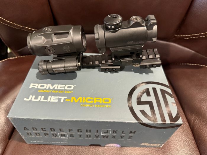 Sig Romeo MSR and Juliet 3 Micro Magnifier 