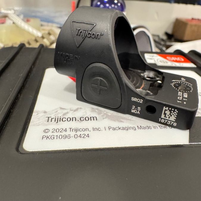 Trijicon SRO 2.5 moa, like new
