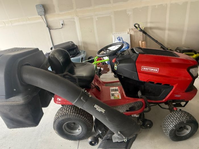 Craftsmen riding mower