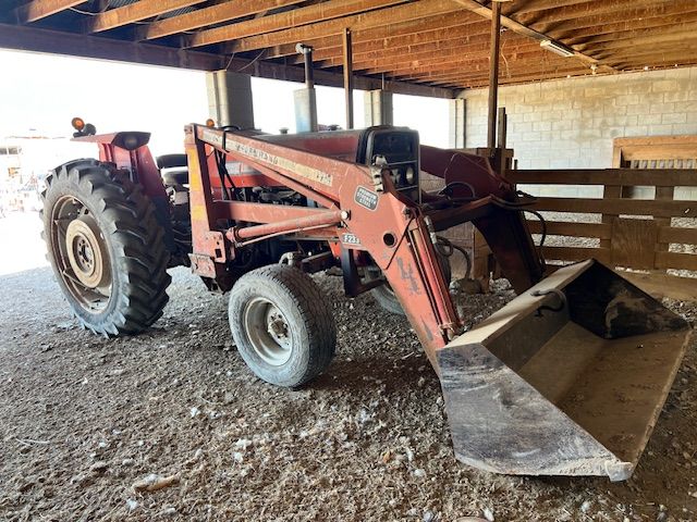 Massey Ferguson MF 275 Diesel W/ F230 Loader
