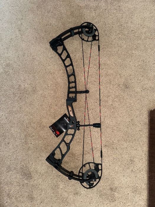 Blackout NV-3 compound bow