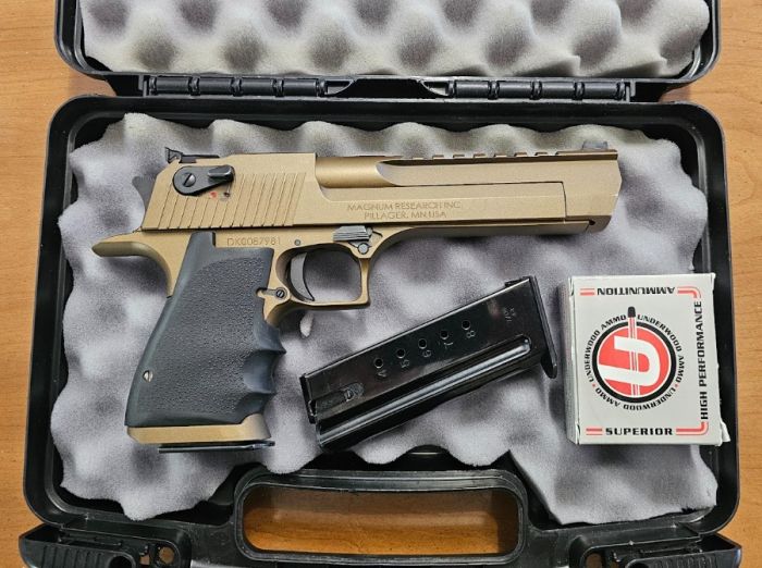 Desert Eagle 44 magnum