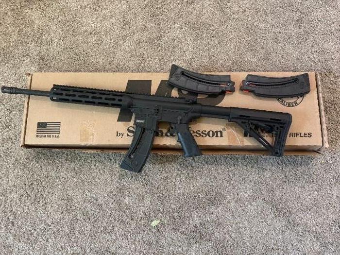 BRAND NEW S&amp;W M&amp;P 15/22 with 3 / 25 rnd Magazines!