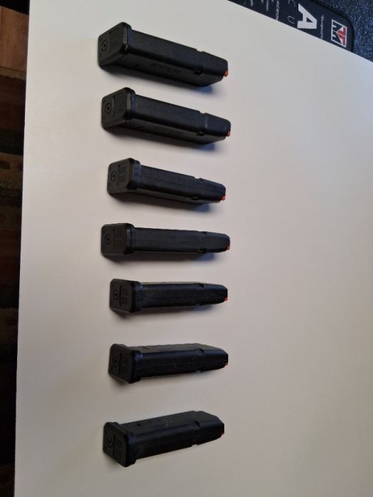 GLOCK 19 Magpul  15 rd magazines 