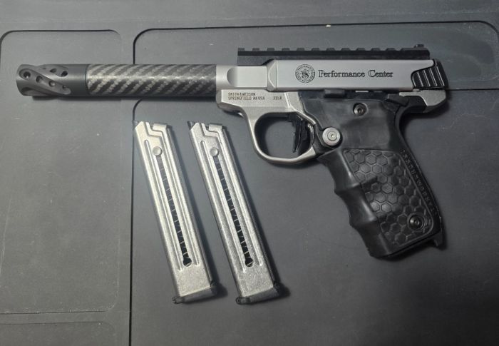 Smith and Wesson Performance Center SW22 Victory