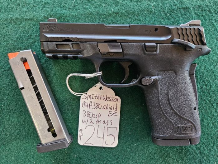 SMITH &amp; WESSON M&amp;P380 SHIELD EZ 380AUTO W/2 MAGS