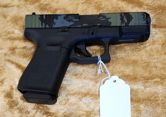 Glock 19 Gen 5 9mm pistol w/box &amp; 2 mags