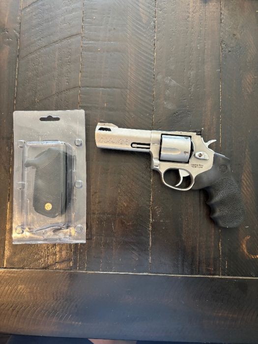 Taurus Tracker 44 Mag Revolver $500
