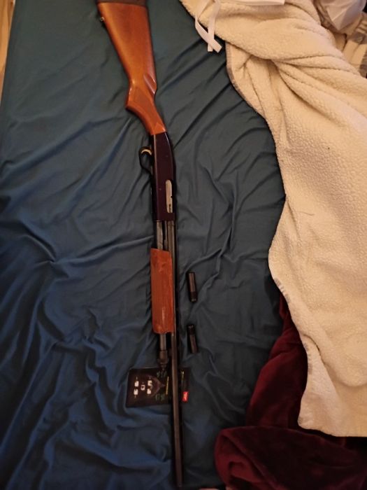 12 gauge Mossberg 835