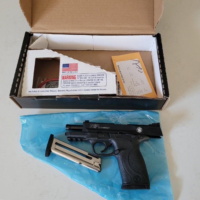 S&amp;W MP 22 Compact